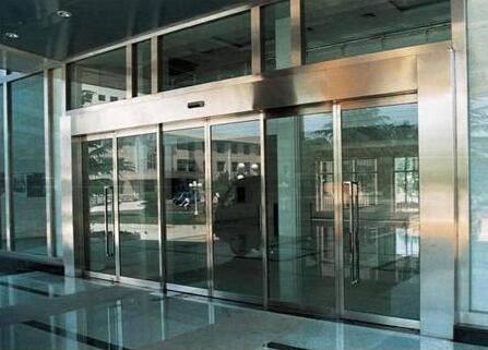 如何做好玻璃防火門的日常保養(yǎng)